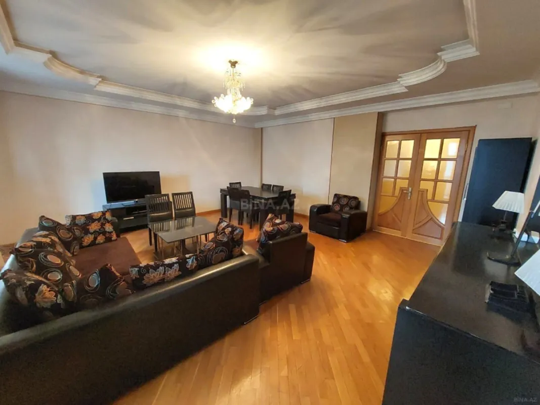 Kirayə verilir 4 otaqlı mənzil 215 m²