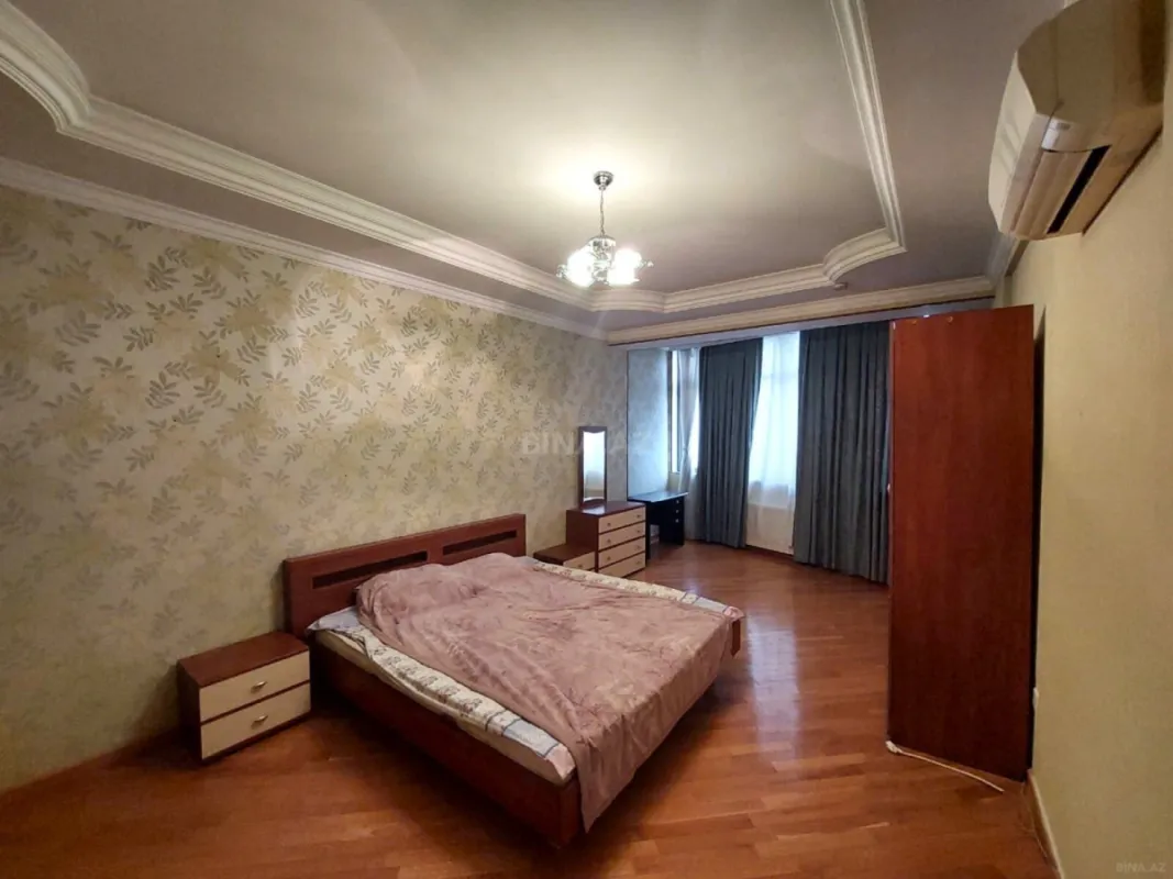 Kirayə verilir 4 otaqlı mənzil 215 m²