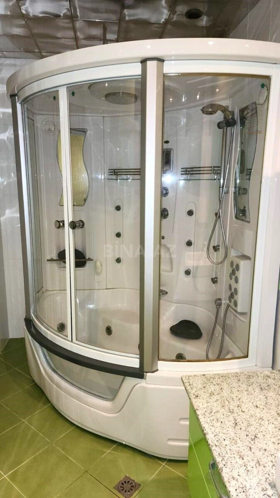 Kirayə verilir 4 otaqlı mənzil 215 m²