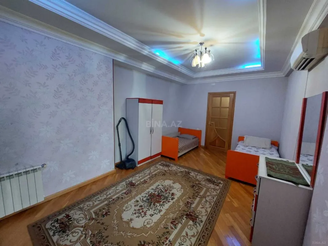 Kirayə verilir 4 otaqlı mənzil 215 m²