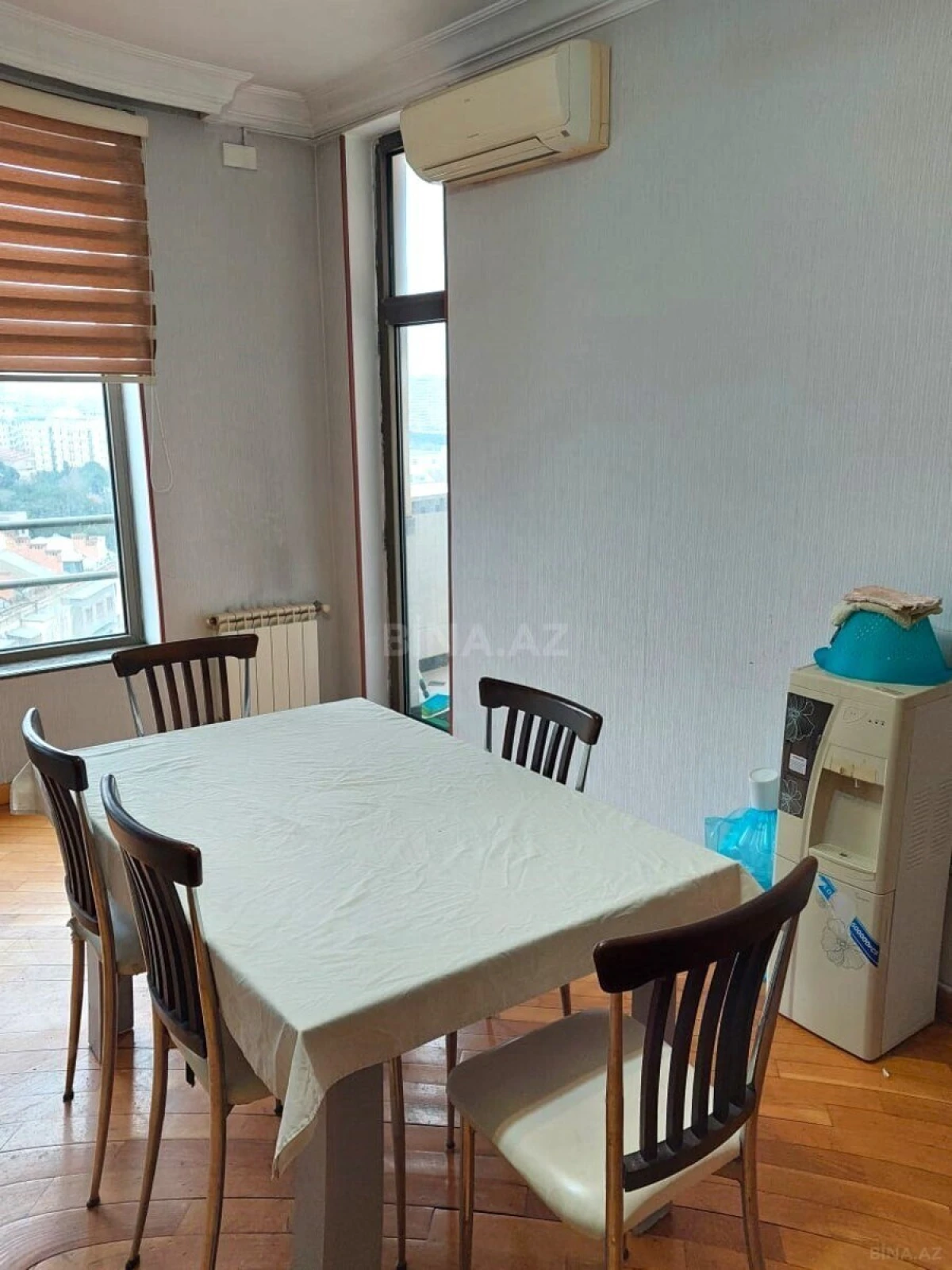 Kirayə verilir 4 otaqlı mənzil 215 m²