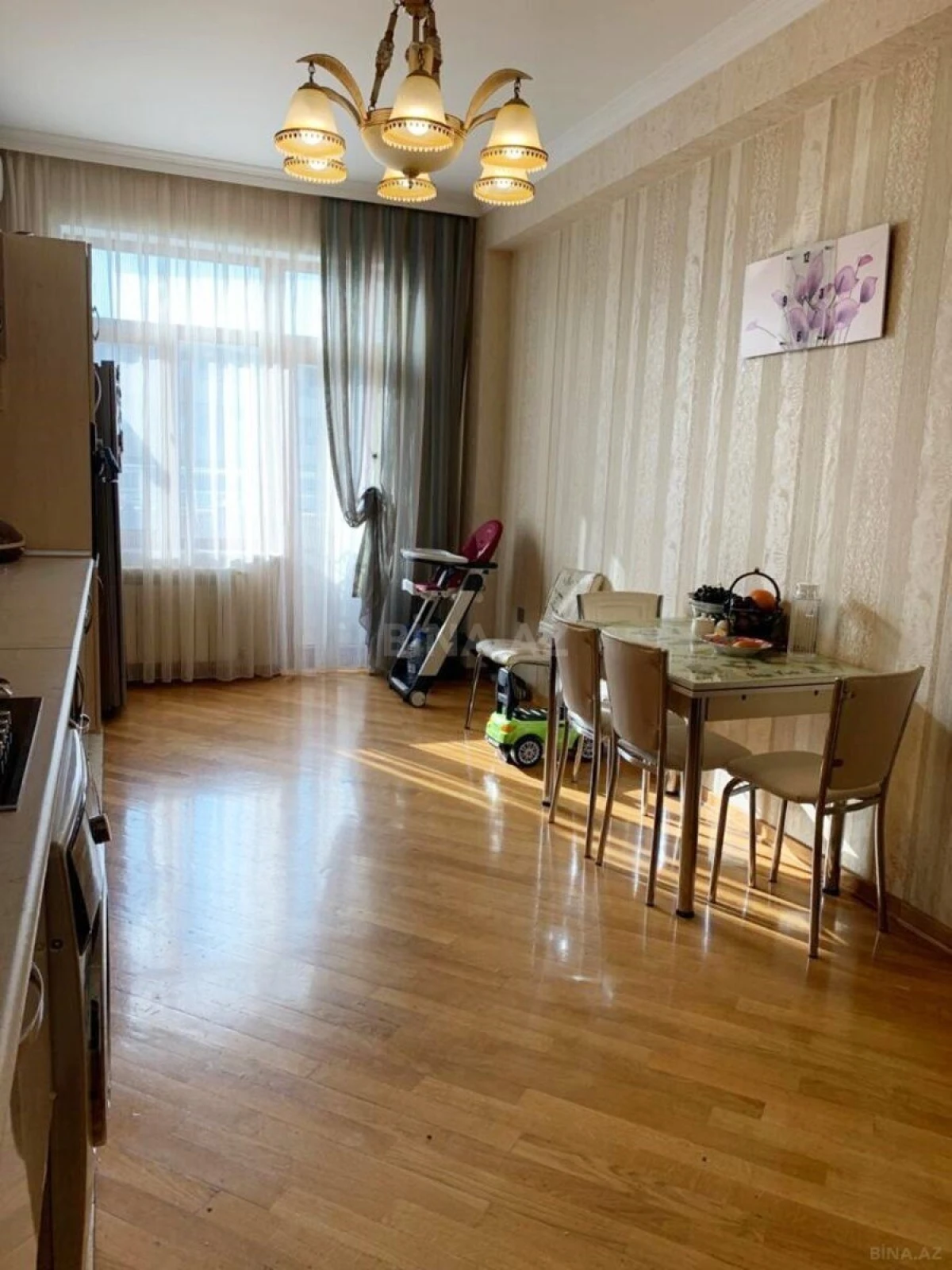 Kirayə verilir 2 otaqlı mənzil 116 m²