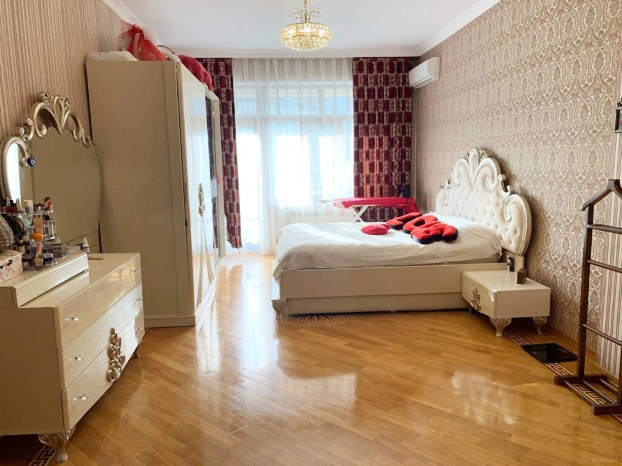 Kirayə verilir 2 otaqlı mənzil 116 m²
