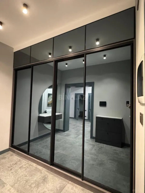 Kirayə verilir 2 otaqlı mənzil 106 m²