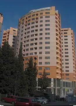 Satılır 4 otaqlı mənzil 170 m²