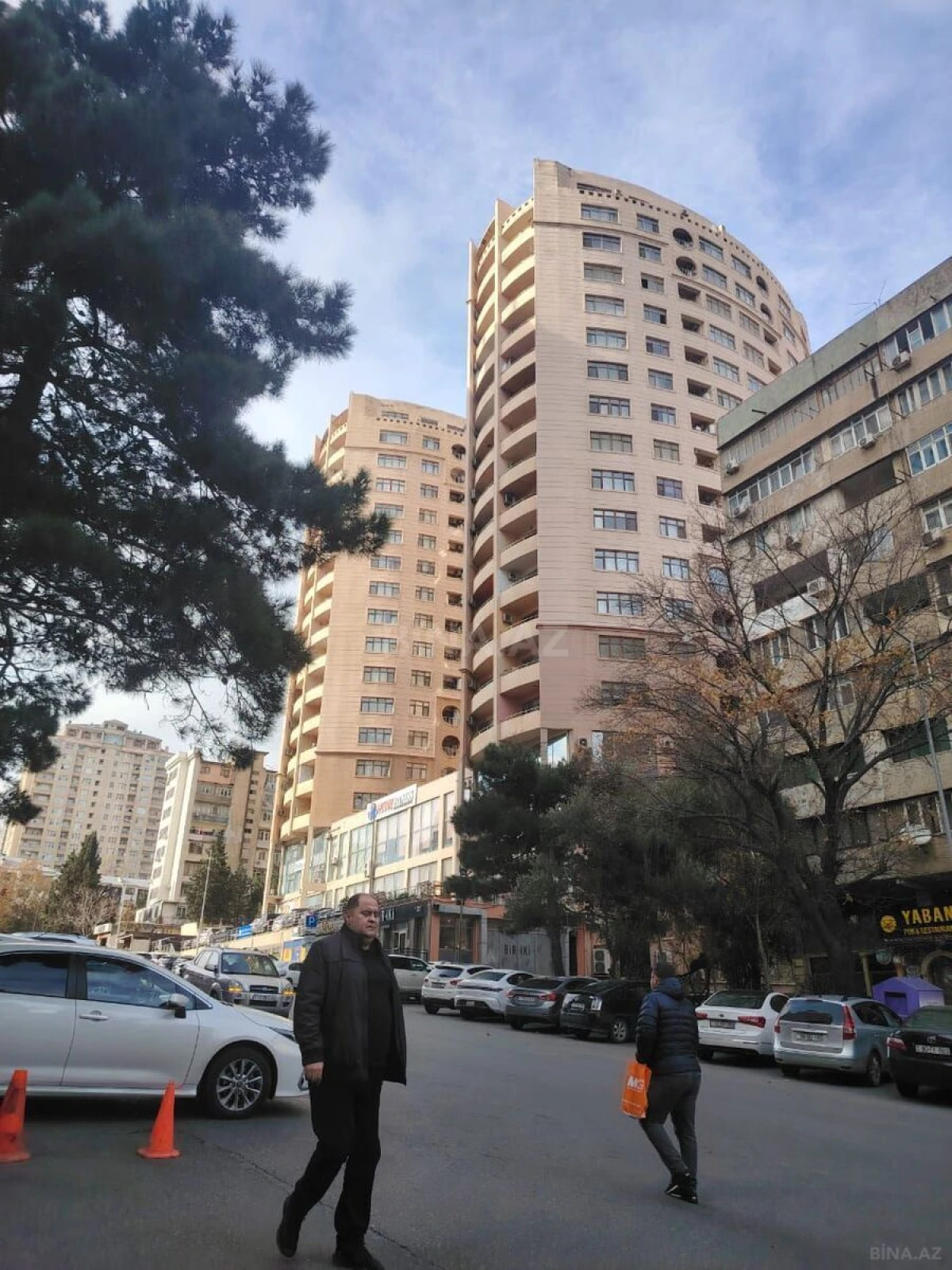 Satılır 4 otaqlı mənzil 170 m²