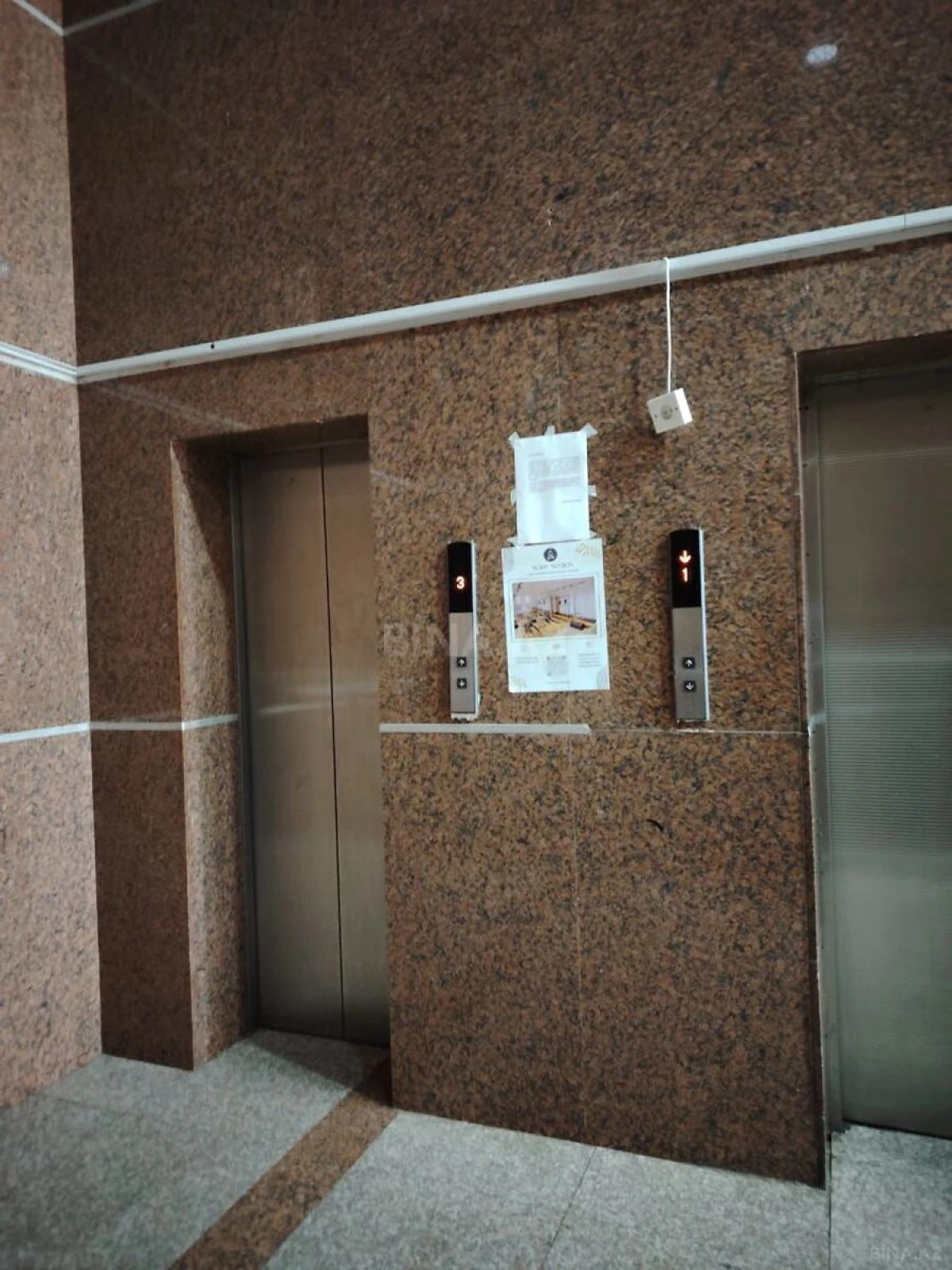 Satılır 4 otaqlı mənzil 170 m²