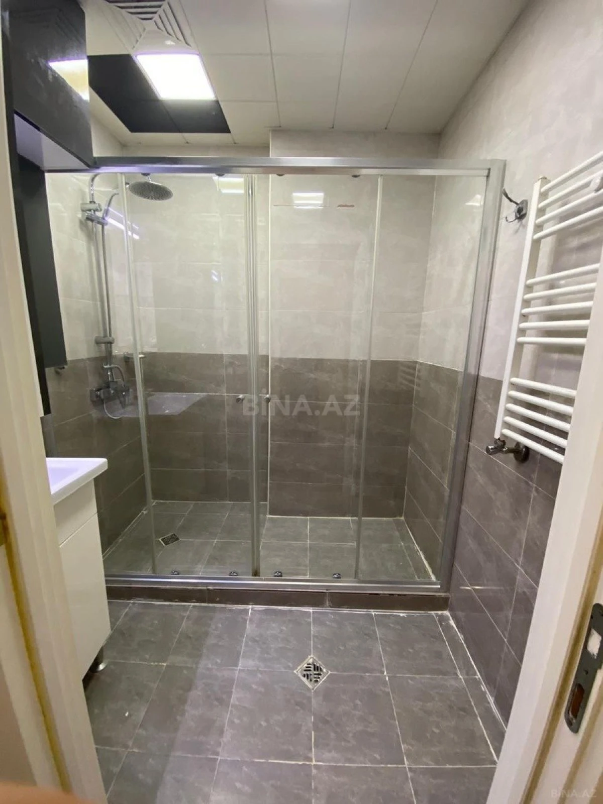 Satılır 3 otaqlı mənzil 110 m²