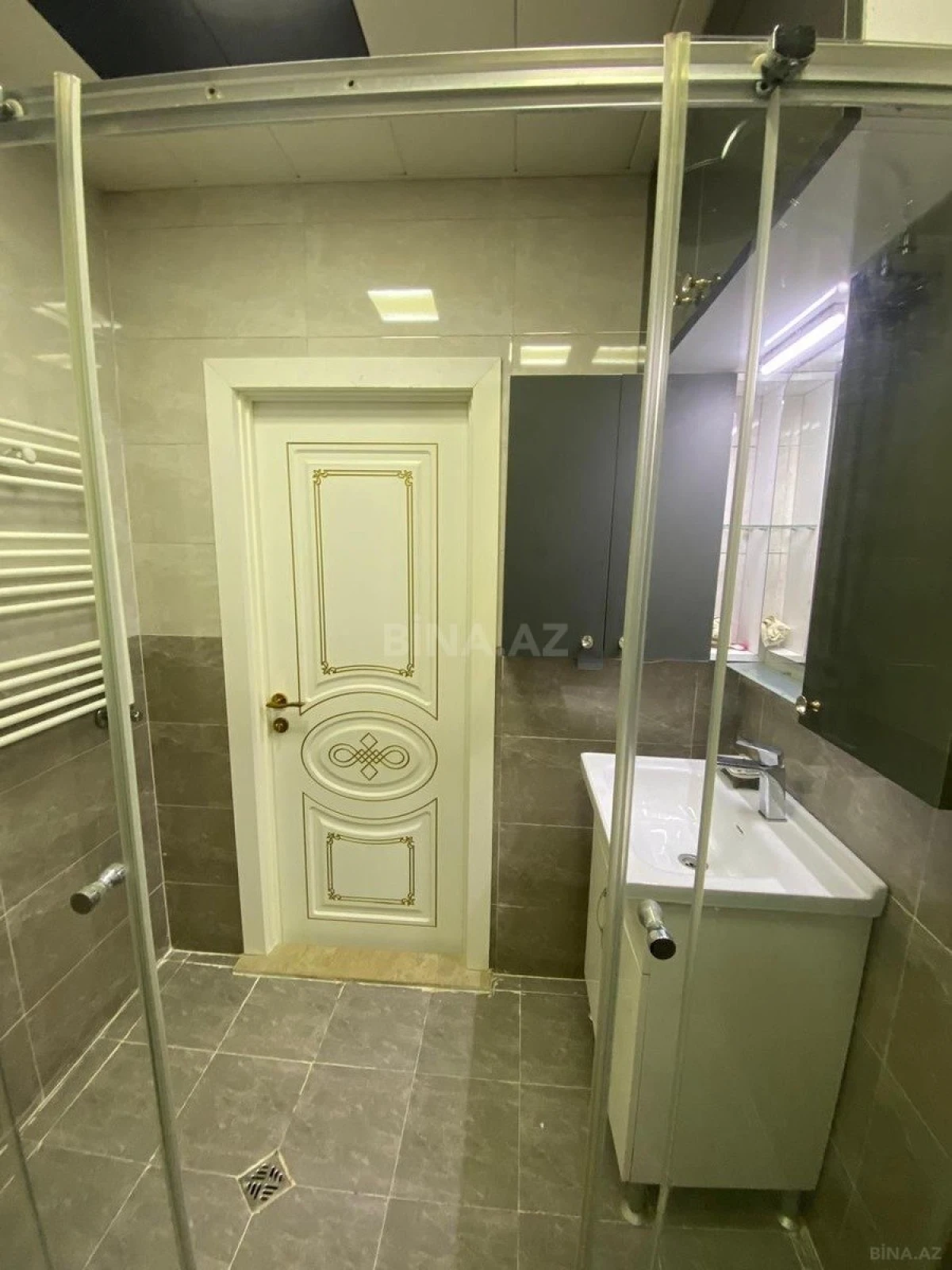 Satılır 3 otaqlı mənzil 110 m²