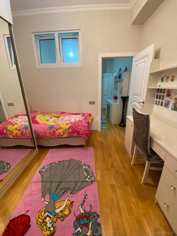 Satılır 3 otaqlı mənzil 110 m²
