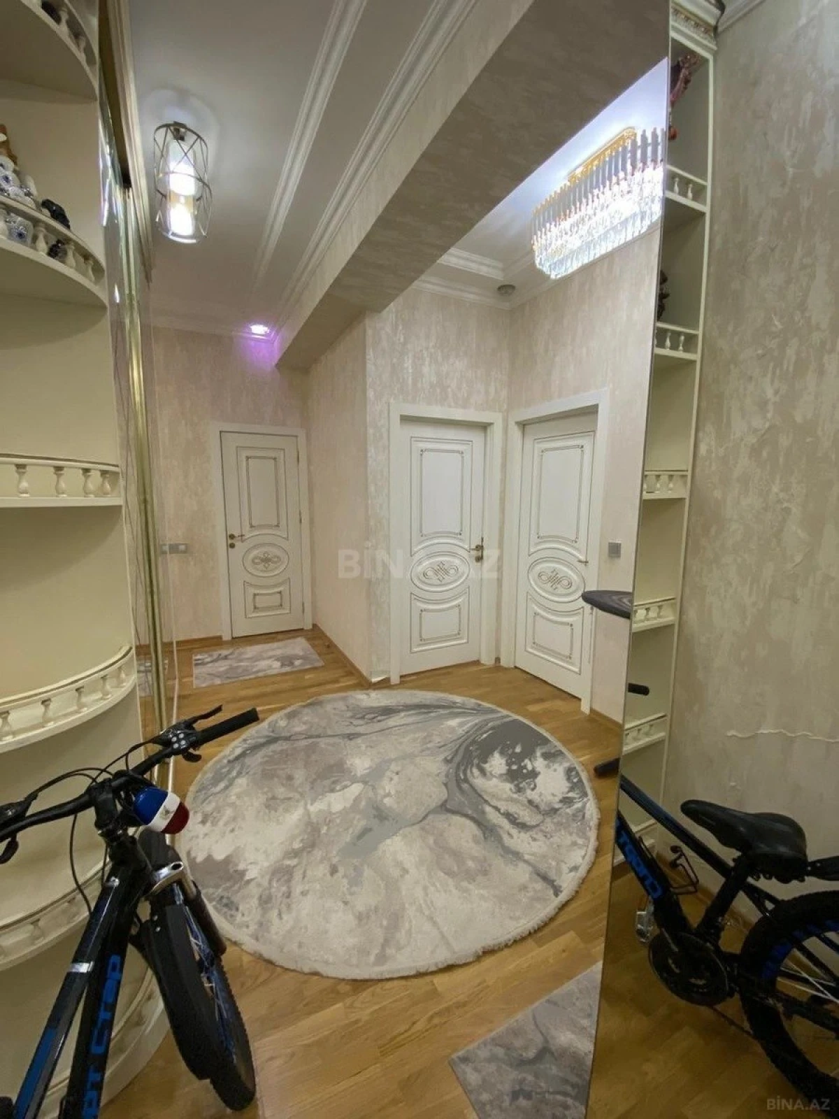 Satılır 3 otaqlı mənzil 110 m²