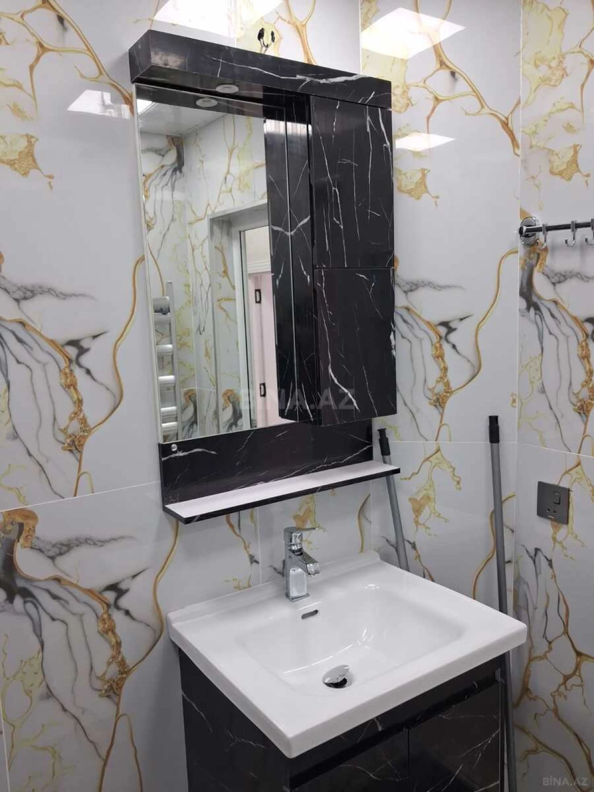 Satılır 2 otaqlı mənzil 56 m²