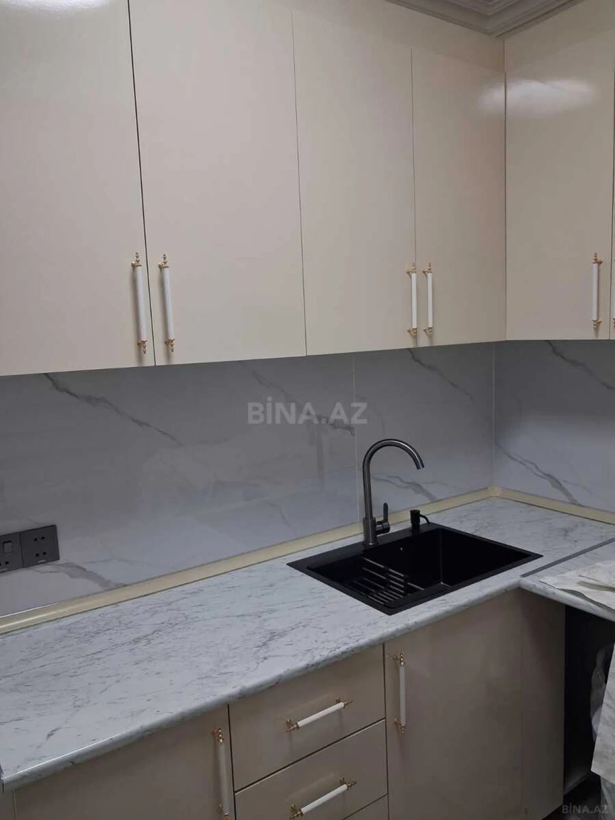 Satılır 2 otaqlı mənzil 56 m²