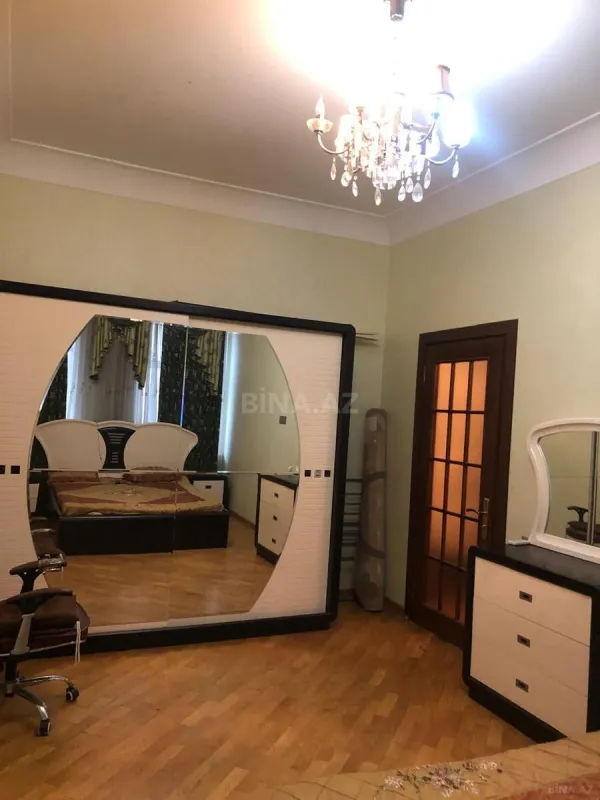 Kirayə verilir 2 otaqlı mənzil 70 m²