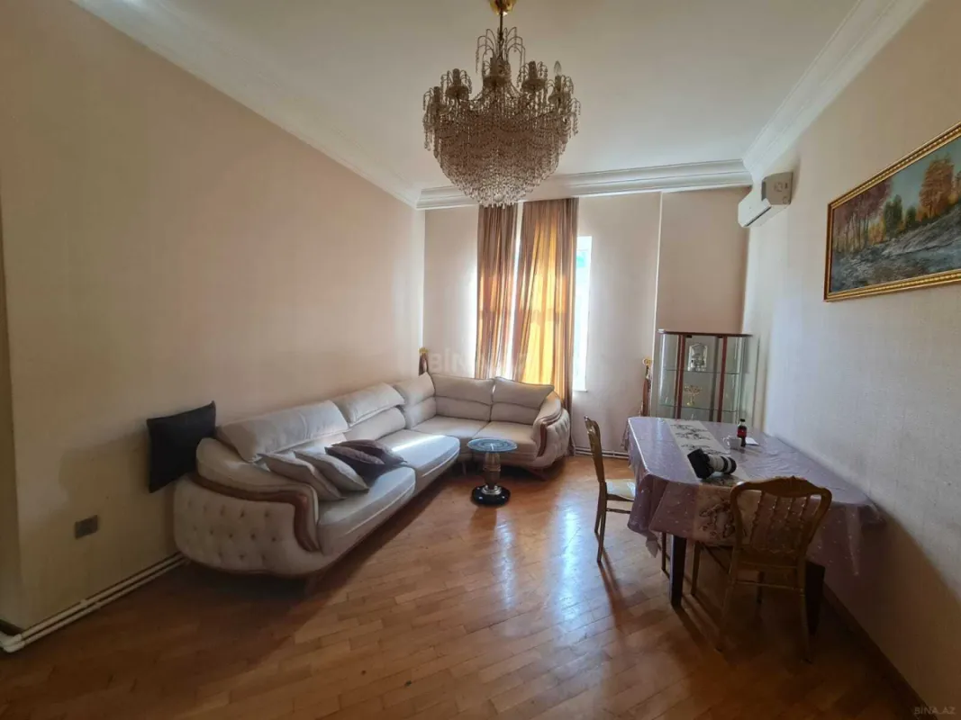 Kirayə verilir 2 otaqlı mənzil 70 m²