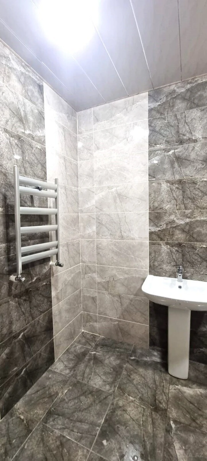 Kirayə verilir 2 otaqlı mənzil 102 m²