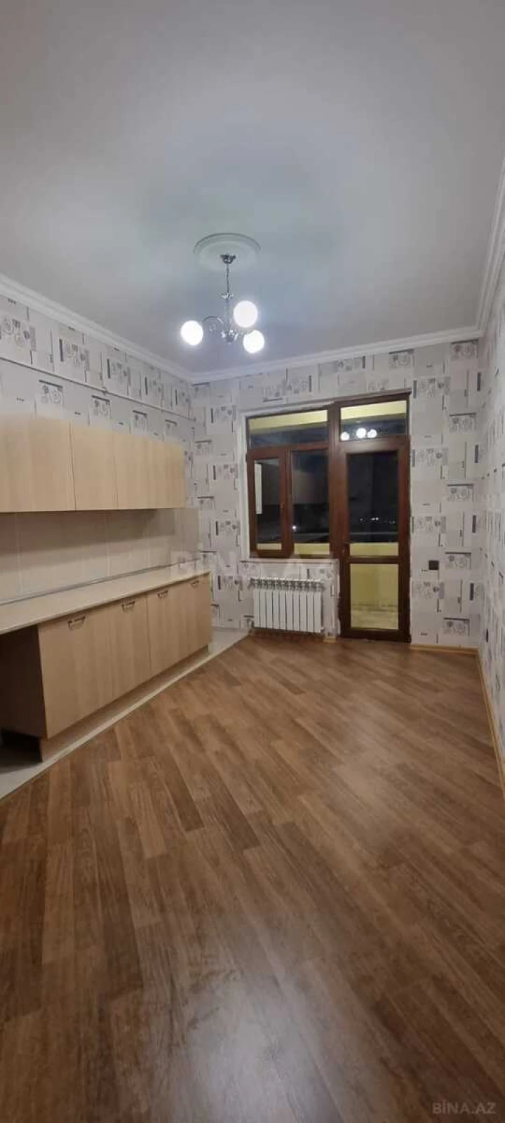 Kirayə verilir 2 otaqlı mənzil 102 m²