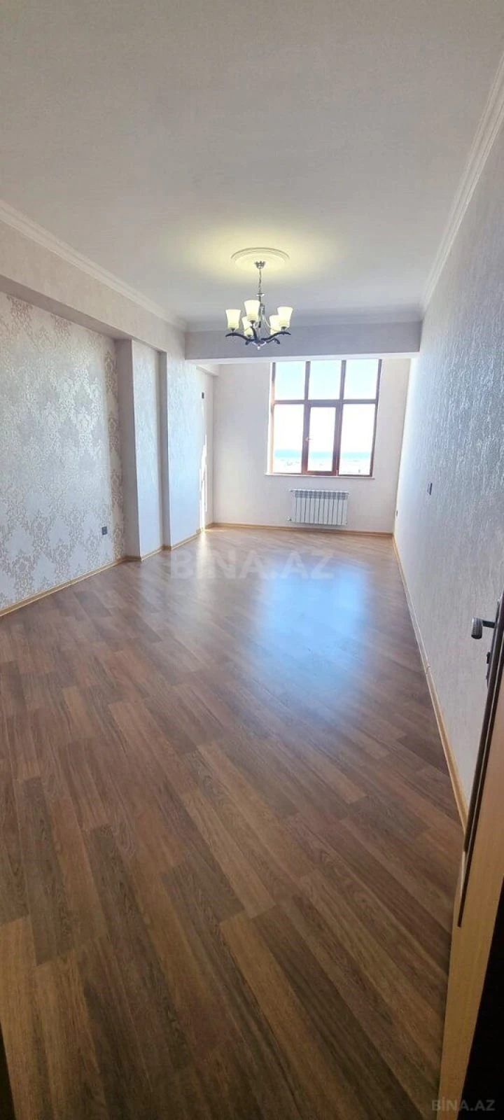 Kirayə verilir 2 otaqlı mənzil 102 m²