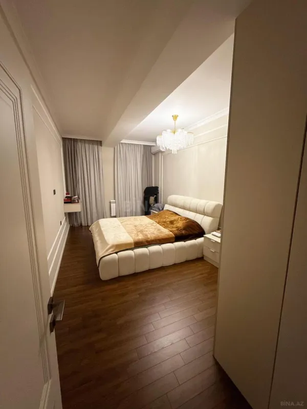Satılır 2 otaqlı mənzil 97 m²
