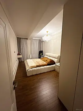 Satılır 2 otaqlı mənzil 97 m²