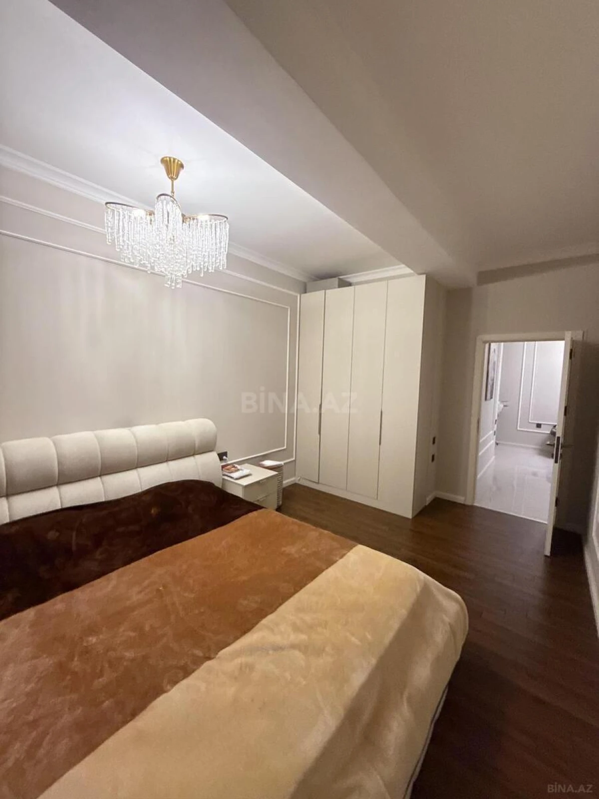 Satılır 2 otaqlı mənzil 97 m²