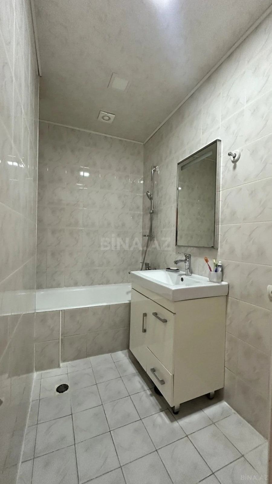 Satılır 3 otaqlı mənzil 60 m²