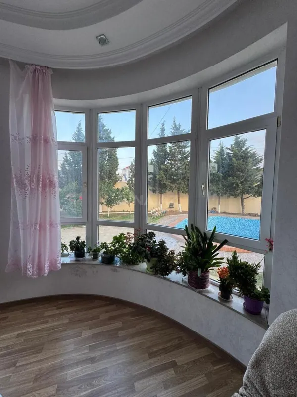 Kirayə verilir 4 otaqlı həyət evi 250 m²