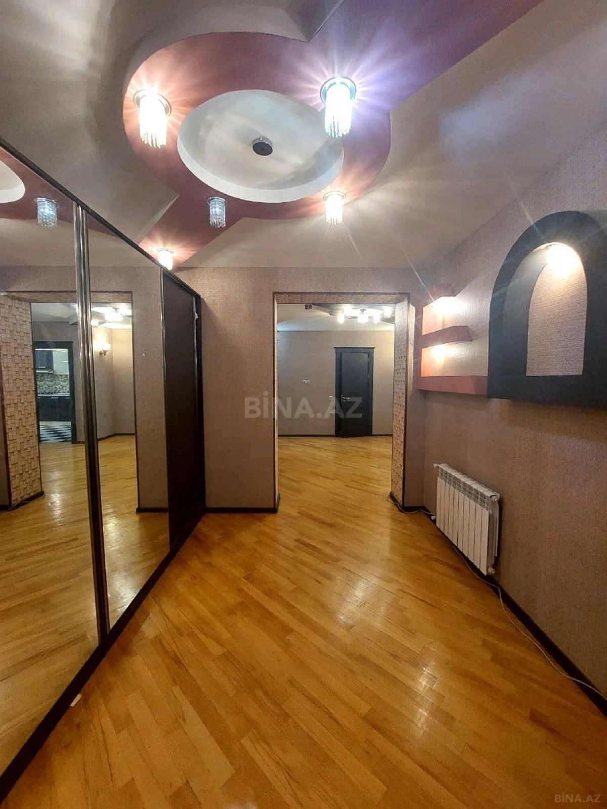 Kirayə verilir 3 otaqlı mənzil 155 m²