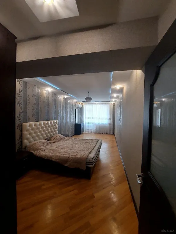 Kirayə verilir 3 otaqlı mənzil 155 m²