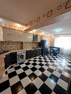 Kirayə verilir 3 otaqlı mənzil 155 m²