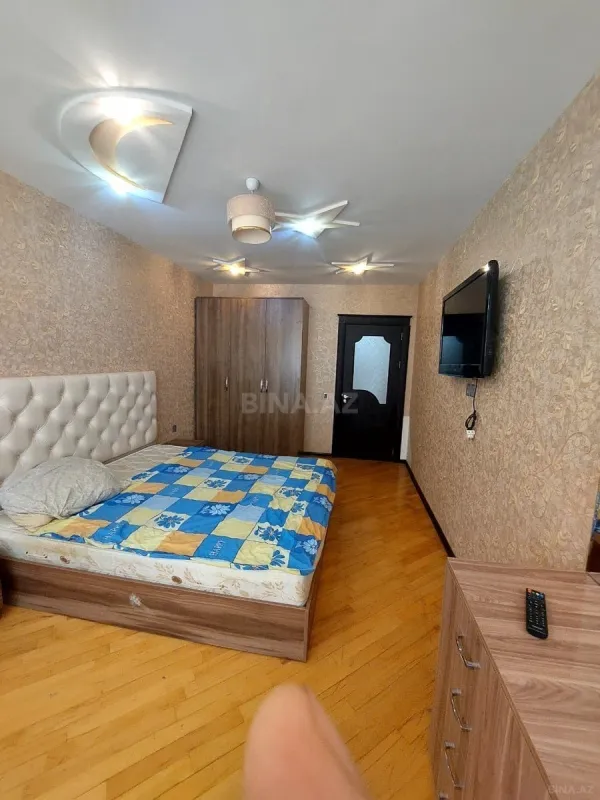 Kirayə verilir 3 otaqlı mənzil 155 m²