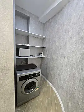 Kirayə verilir 3 otaqlı mənzil 130 m²
