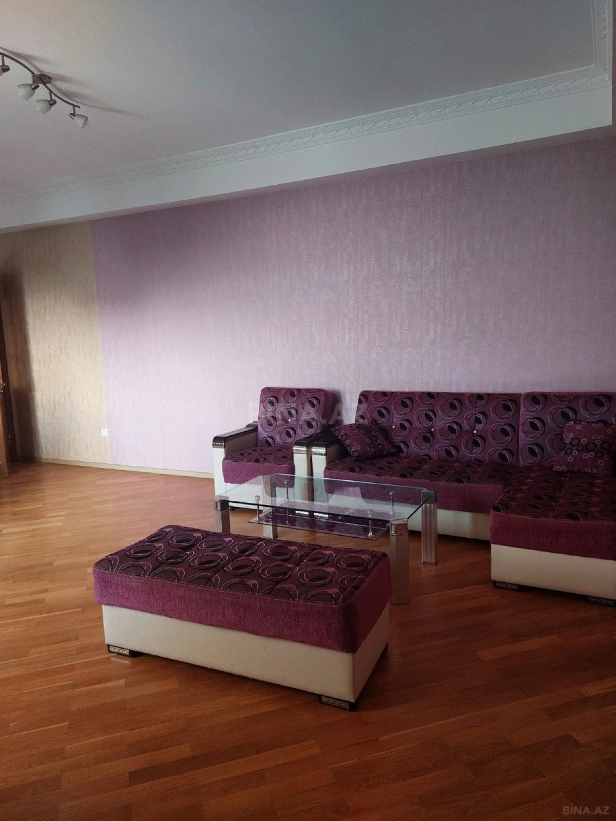 Kirayə verilir 3 otaqlı mənzil 120 m²