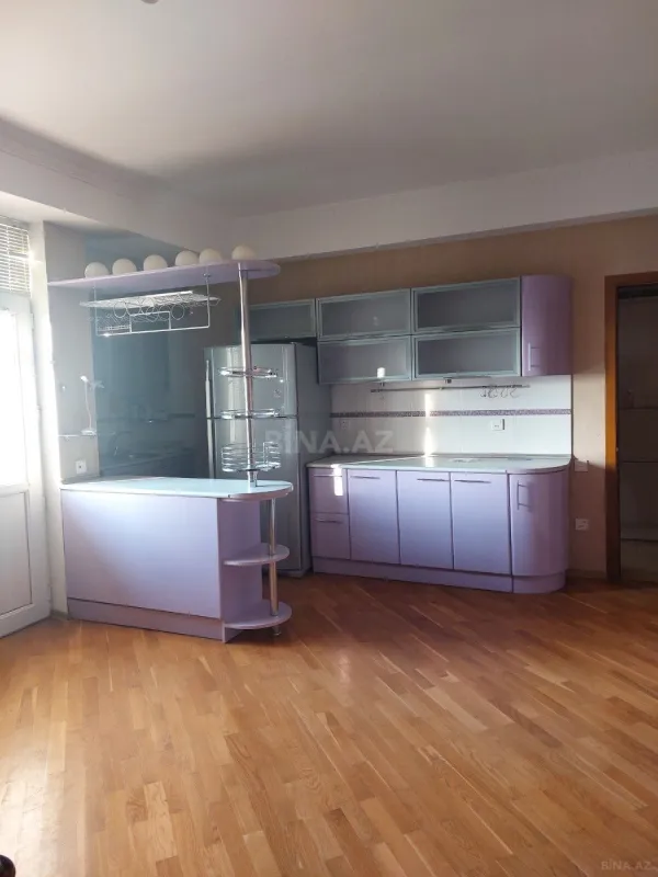 Kirayə verilir 3 otaqlı mənzil 120 m²