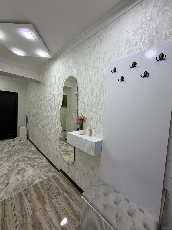 Satılır 2 otaqlı mənzil 67 m²