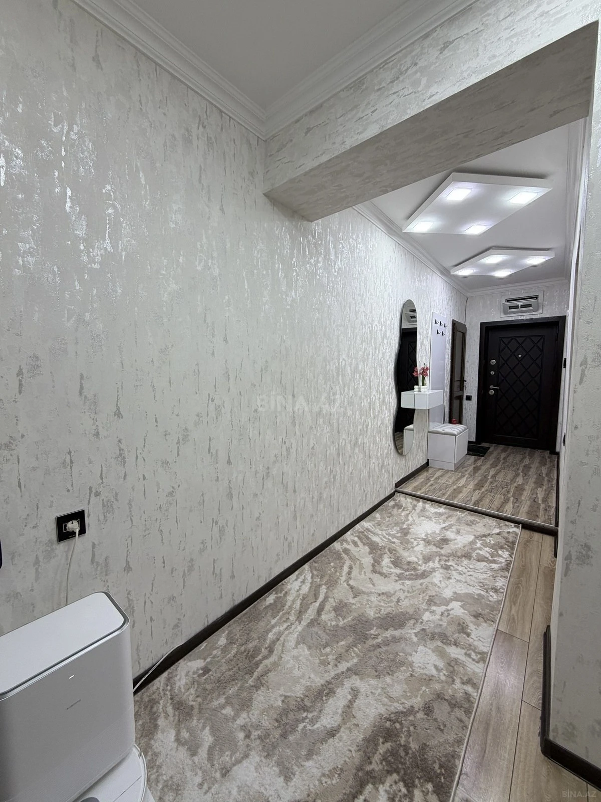 Satılır 2 otaqlı mənzil 67 m²