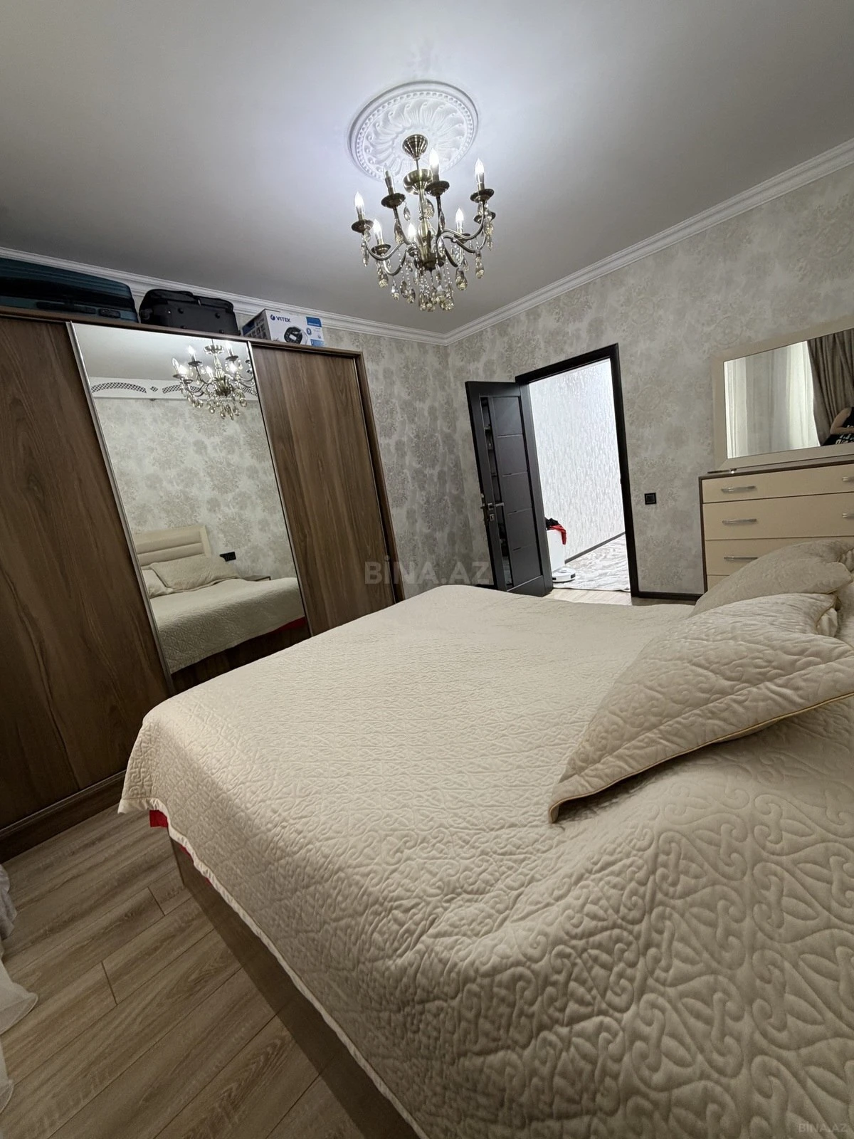 Satılır 2 otaqlı mənzil 67 m²