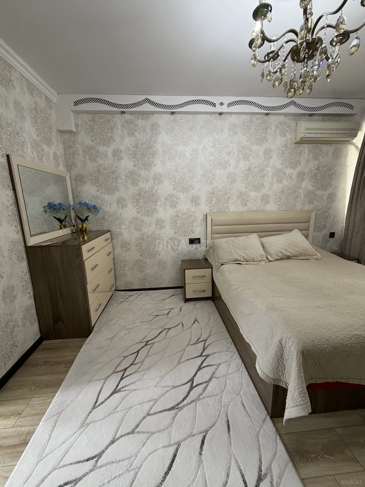 Satılır 2 otaqlı mənzil 67 m²