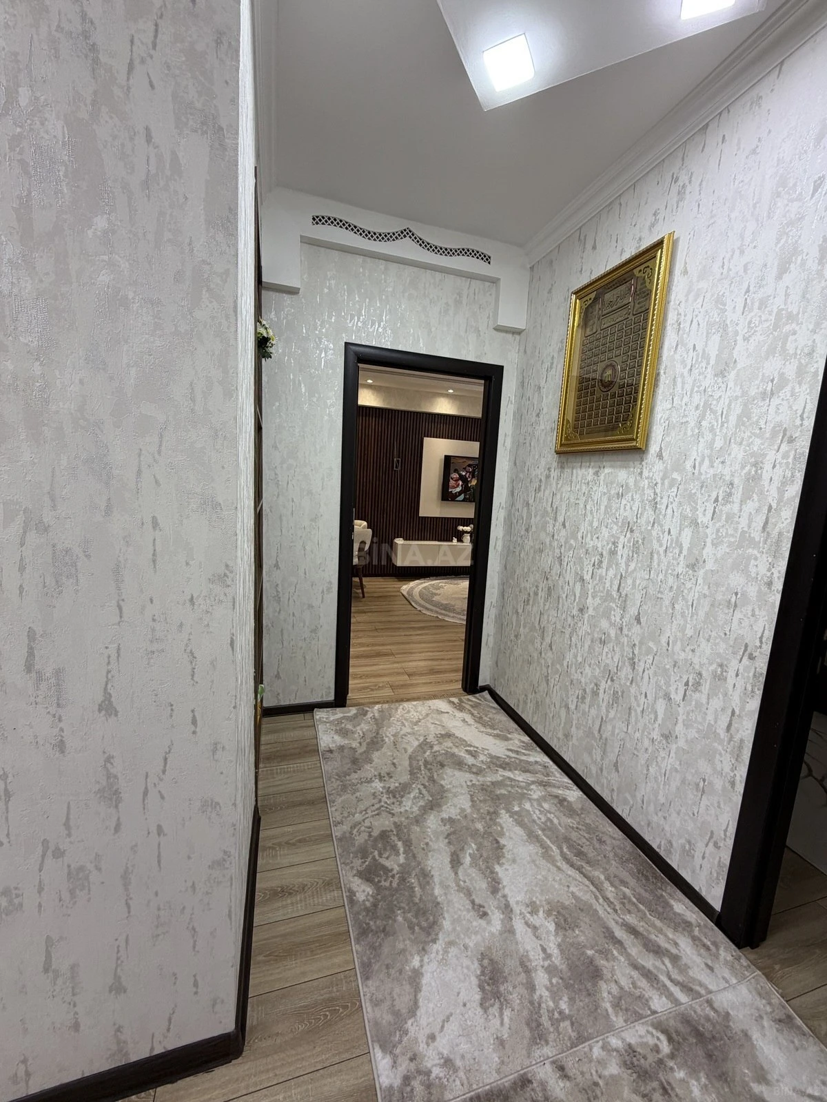 Satılır 2 otaqlı mənzil 67 m²