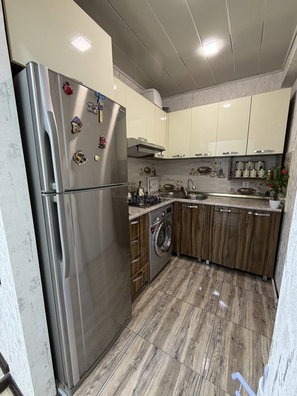 Satılır 2 otaqlı mənzil 67 m²