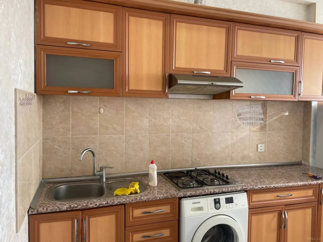 Kirayə verilir 2 otaqlı mənzil 68 m²