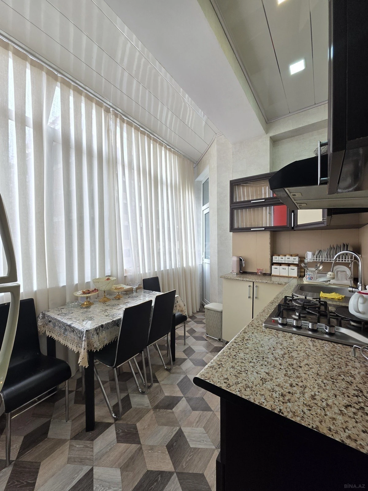 Satılır 2 otaqlı mənzil 65 m²
