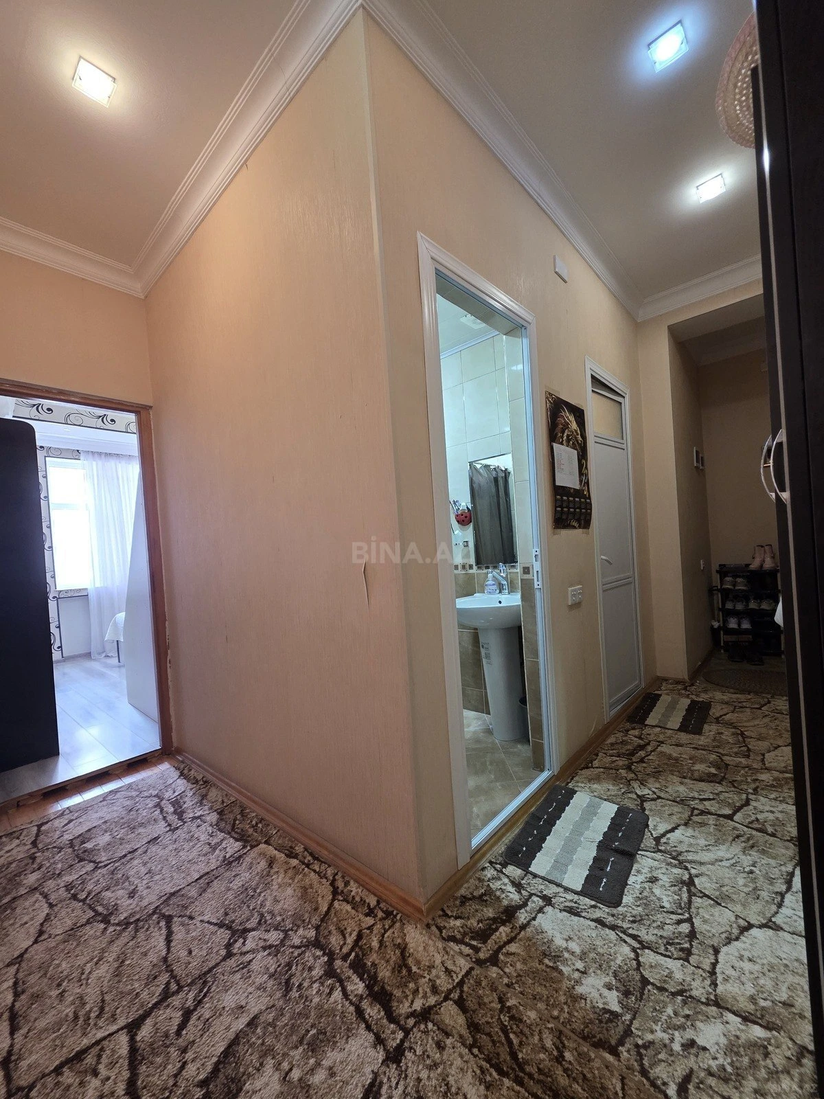 Satılır 2 otaqlı mənzil 65 m²