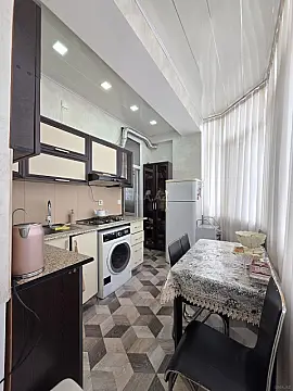 Satılır 2 otaqlı mənzil 65 m²