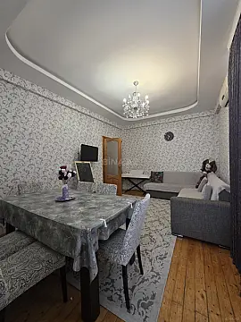 Satılır 2 otaqlı mənzil 65 m²