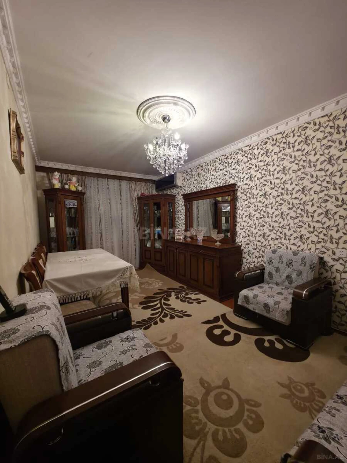 Satılır 6 otaqlı mənzil 132 m²