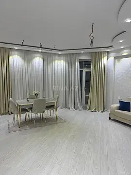 Satılır 4 otaqlı mənzil 142 m²