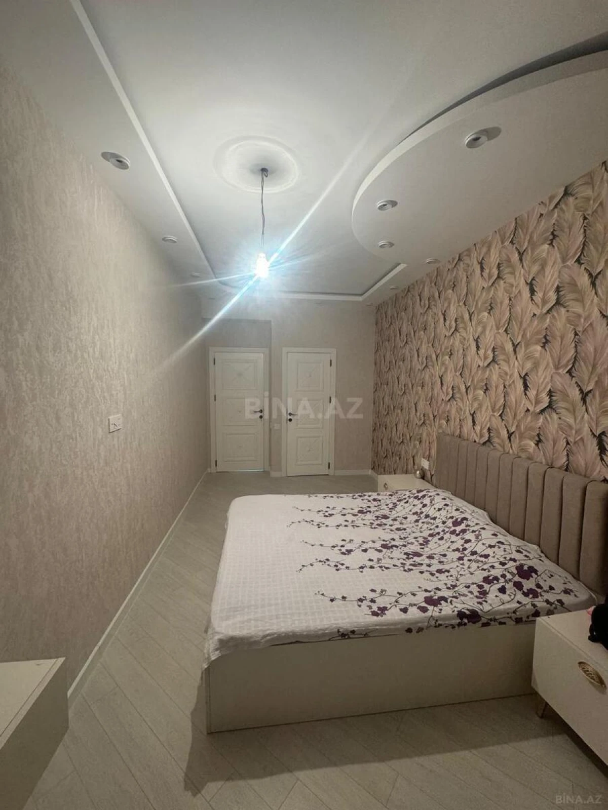Satılır 4 otaqlı mənzil 142 m²