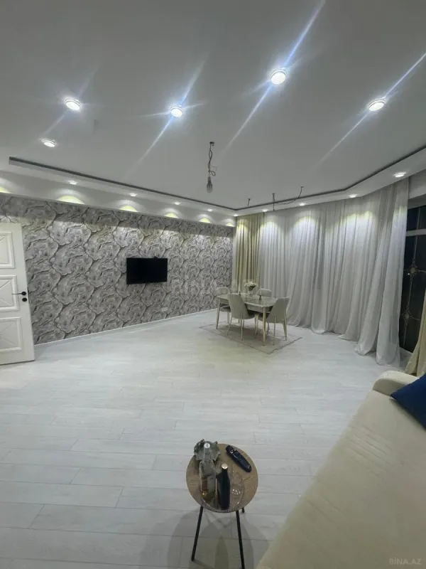 Satılır 4 otaqlı mənzil 142 m²