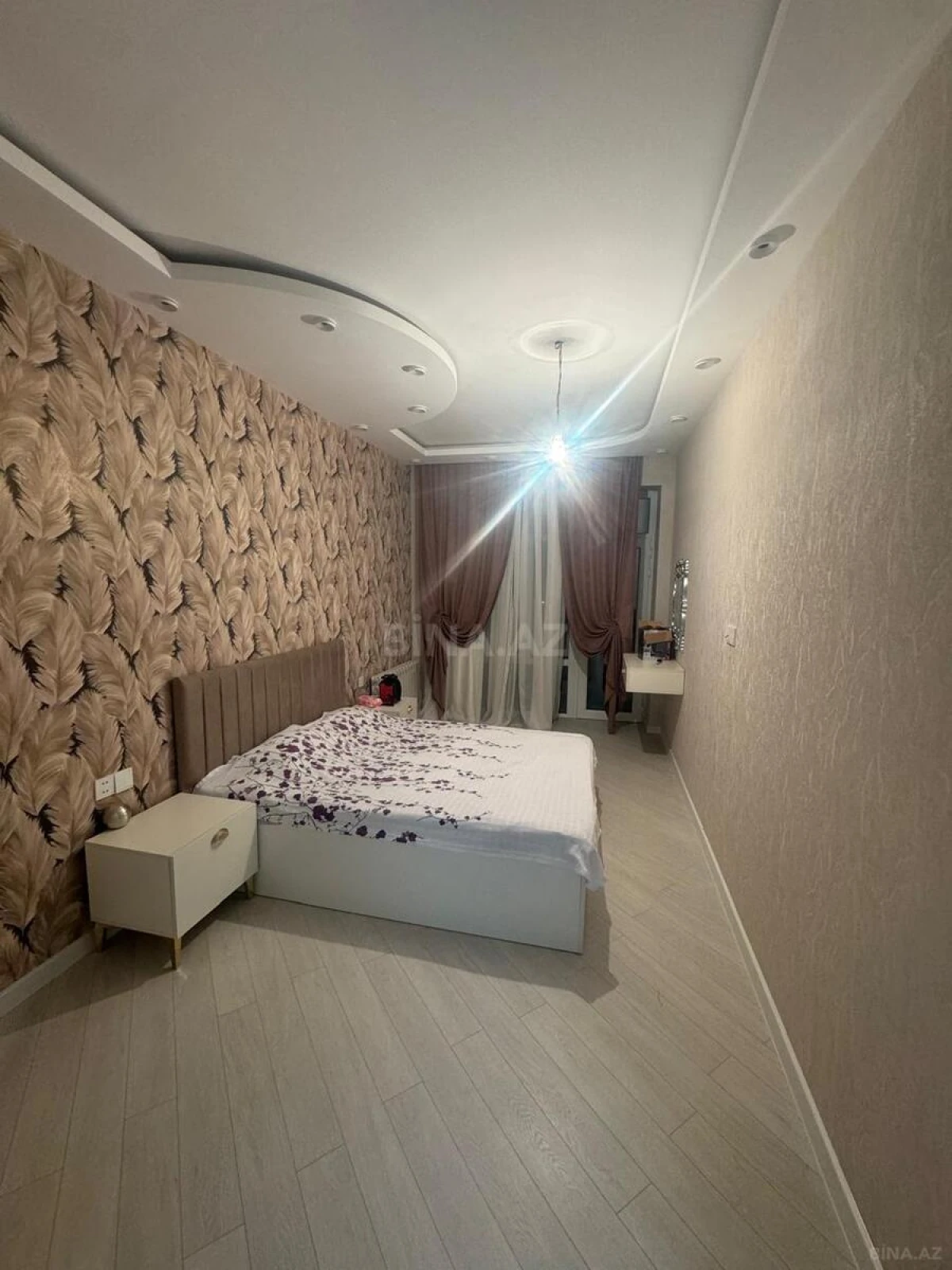 Satılır 4 otaqlı mənzil 142 m²